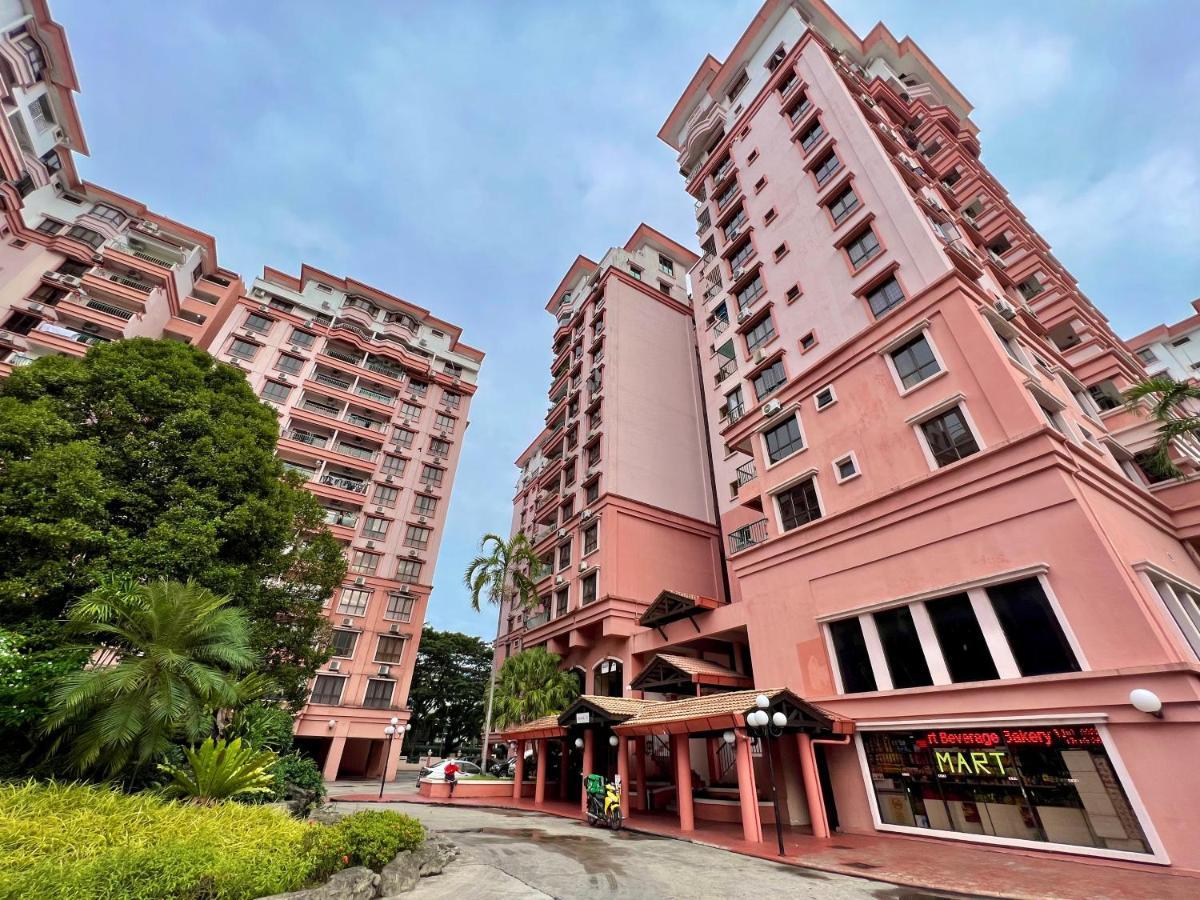 Penthouse Marina Court Vacation Home 4 Bedrooms Kota Kinabalu 14Pax エクステリア 写真
